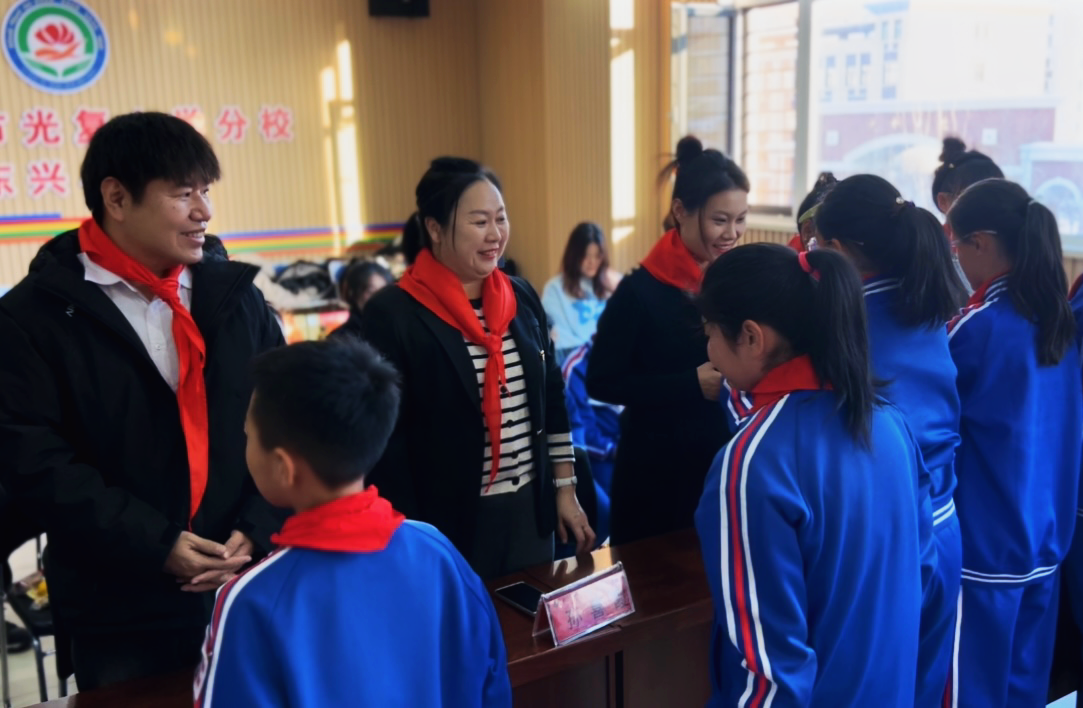 大手拉小手 童心筑梦 | 黑龙江农业职业技术学院走进东风区东兴小学开展关爱儿童进校园活动